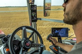 Traktory Massey Ferguson a Valtra dostanou nový naváděcí systém Fuse Guide