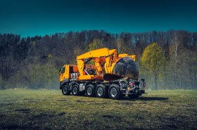 Unikátní Tatra Phoenix pro přesazování stromů míří k německému zákazníkovi