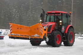 V Harrachově sází při odklízení sněhu na stroje SaMASZ, které by za nic nevyměnily