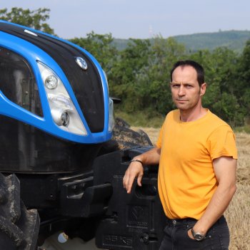 Soukromý zemědělec Martin Konečný u loni pořízeného traktoru New Holland T6.180 s převodovkou DynamicCommand