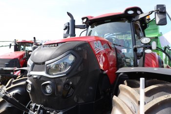 Traktory Case IH Puma převzaly design od větších sourozenců. To znamená, že disponují kompletně novou maskou s vyšším počtem světel. V masce je také integrovaná kamera. Zdroj foto - Milan Jedlička