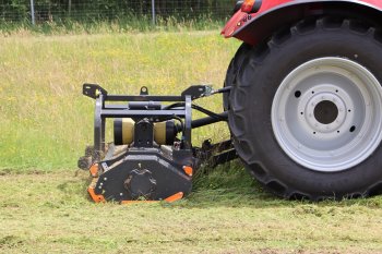 Ve spojení s traktorem Case IH Maxxum 150 se prezentoval víceúčelový zemědělský mulčovač TP, jenž se vyznačuje pevností a nízkou hmotností.