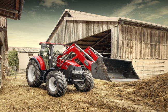 Vzhledem k tomu, že je Case IH Luxxum koncipován jako univerzální traktor, je k dispozici i čelní nakladač.