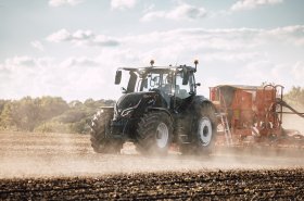 Valtra série Q: Nový traktor pro ty, kteří hledají výkon a inteligentní technologie v rozsahu výkonu 230 až 305 koní