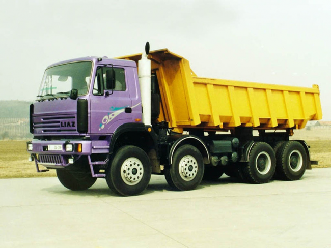LIAZ 8x8 – jeden z opravdu neobvyklých typů nákladního automobilu LIAZ.
