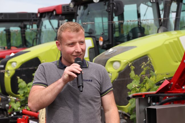 Ing. Václav Němec, produktový manažer pro traktory CLAAS ze společnosti AGRALL zemědělská technika.