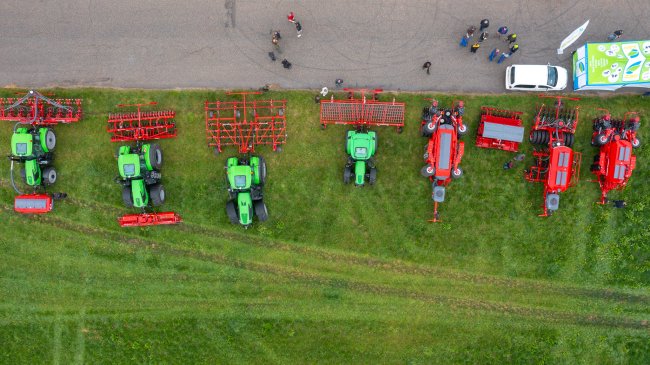 Majitelé společnosti STAGRA si na vlastních pozemcích v zemědělské prvovýrobě ověřují schopnosti strojů Horsch.