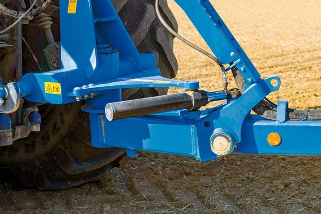 K volbě správné tahové linie traktoru a pluhu Lemken Diamant 16 slouží patentovaná konstrukce otoče pluhu se systémem OptiLine.