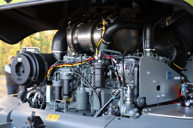 Stroj CLAAS TORION 1611 P je osazen šestiválcovým motorem DPS o objemu 6,8 litru.