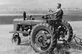 Traktor Case IH Farmall slaví 100. výročí