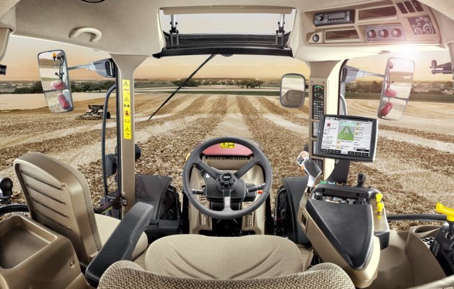 Traktory Case IH Maxxum lze pořídit ve třech výbavových stupních. Na výběr jsou sedadla s různou úrovní komfortu.