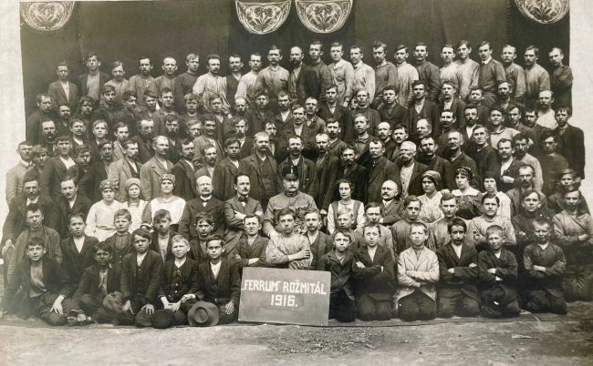 Zaměstnanci Akciové společnosti Ferrum a.s. pro průmysl železářský (1916).