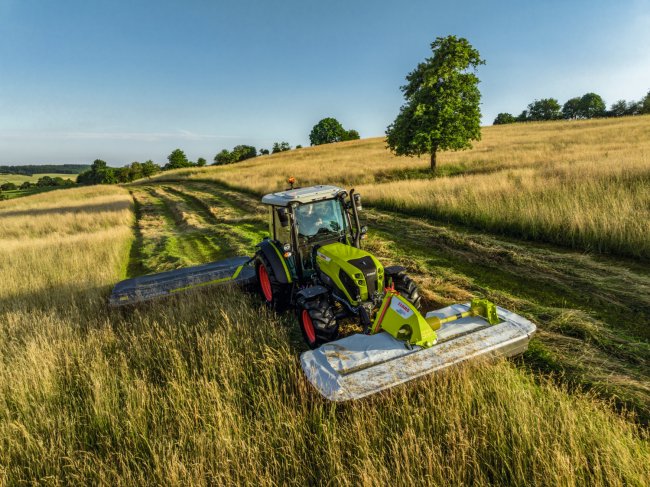 S maximálním rozchodem kol 2 310 mm je možné traktor bezpečně používat i na nerovném terénu a svažitých pozemcích.