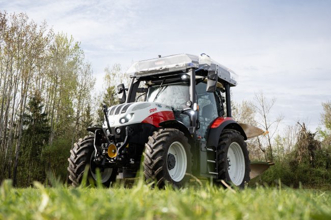 Cílem projektu traktoru Steyr FCTRAC s vodíkovými palivovými články byla komplexní udržitelnost prostřednictvím modulu BioH2Module vyvinutého jako doplněk k traktoru.