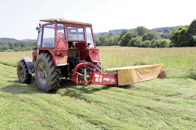 Žací stroje Bellon na farmě vynikají spolehlivostí a jednoduchostí.