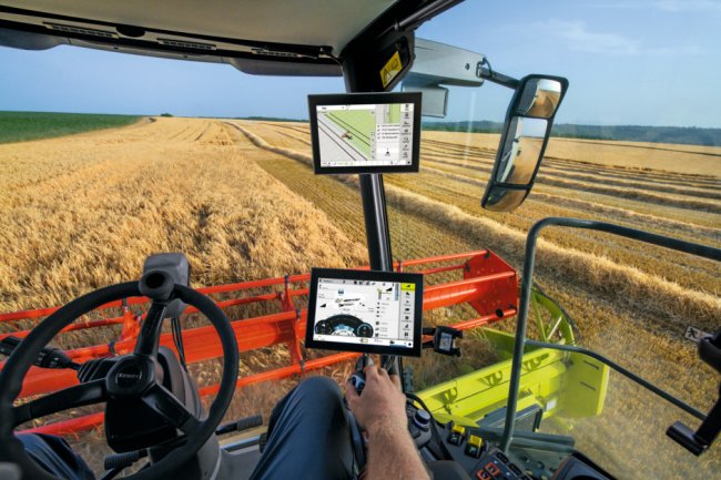 Kromě toho je k dispozici GPS Pilot Claas Cemis 1200 pro automatické řízení, ale také umožňuje správu úkolů, včetně mapování plodin pro přesné zemědělství.