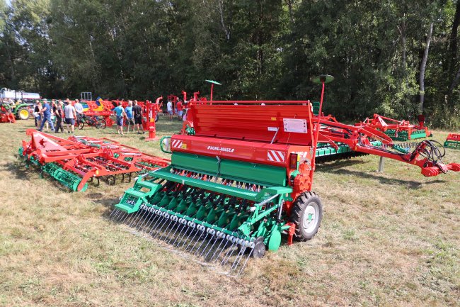 Na AgroShow společnost prezentovala techniku na zpracování půdy a setí firmy Strumyk a Agro-Masz.