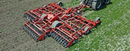 HIGHLANDER: Podmítač KUHN, který pracuje pro vaši půdu.